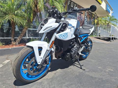 2023 Suzuki GSX-8S in Ontario, California - Photo 2