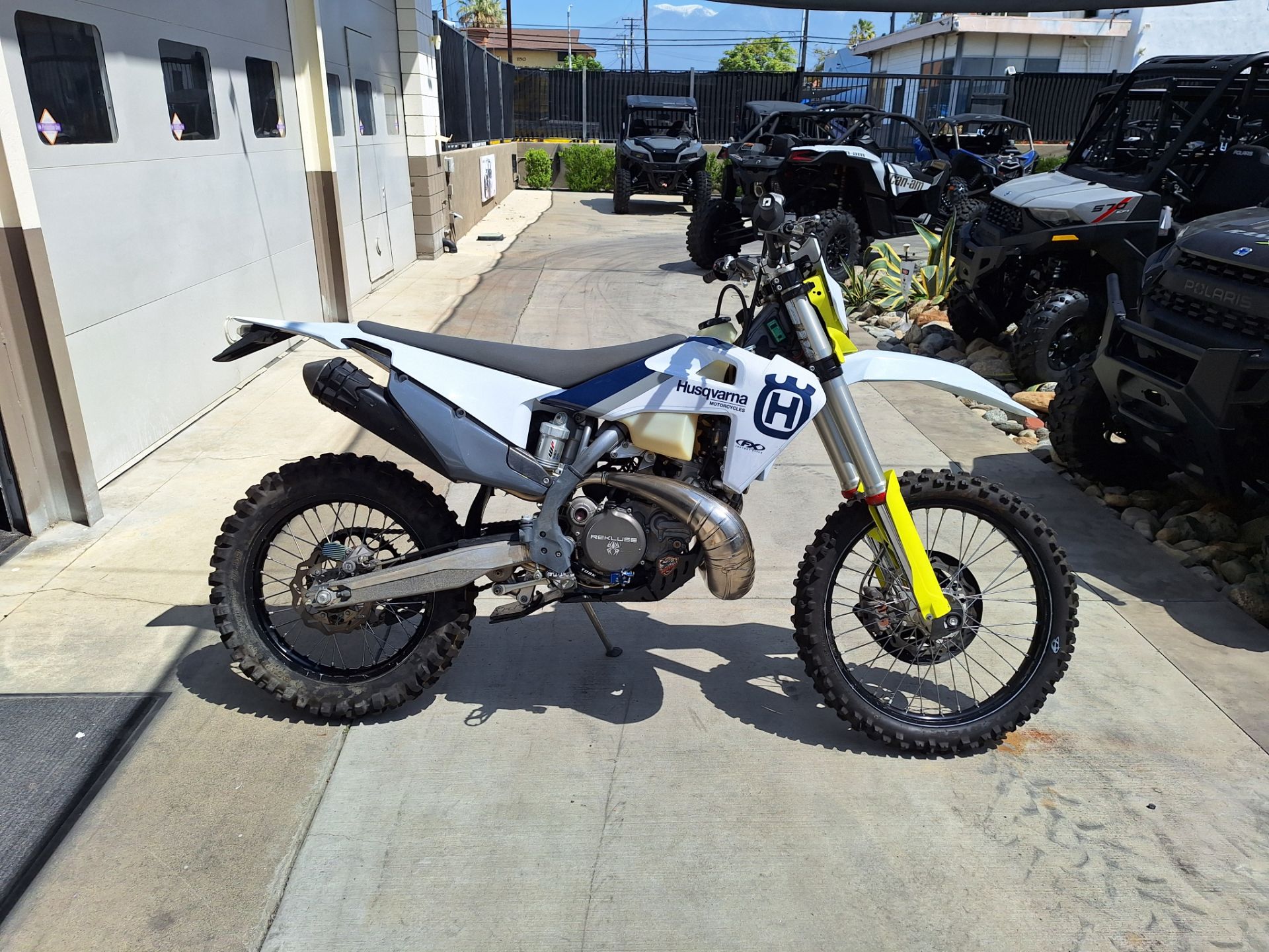 2022 Husqvarna TE 300i in Ontario, California - Photo 2