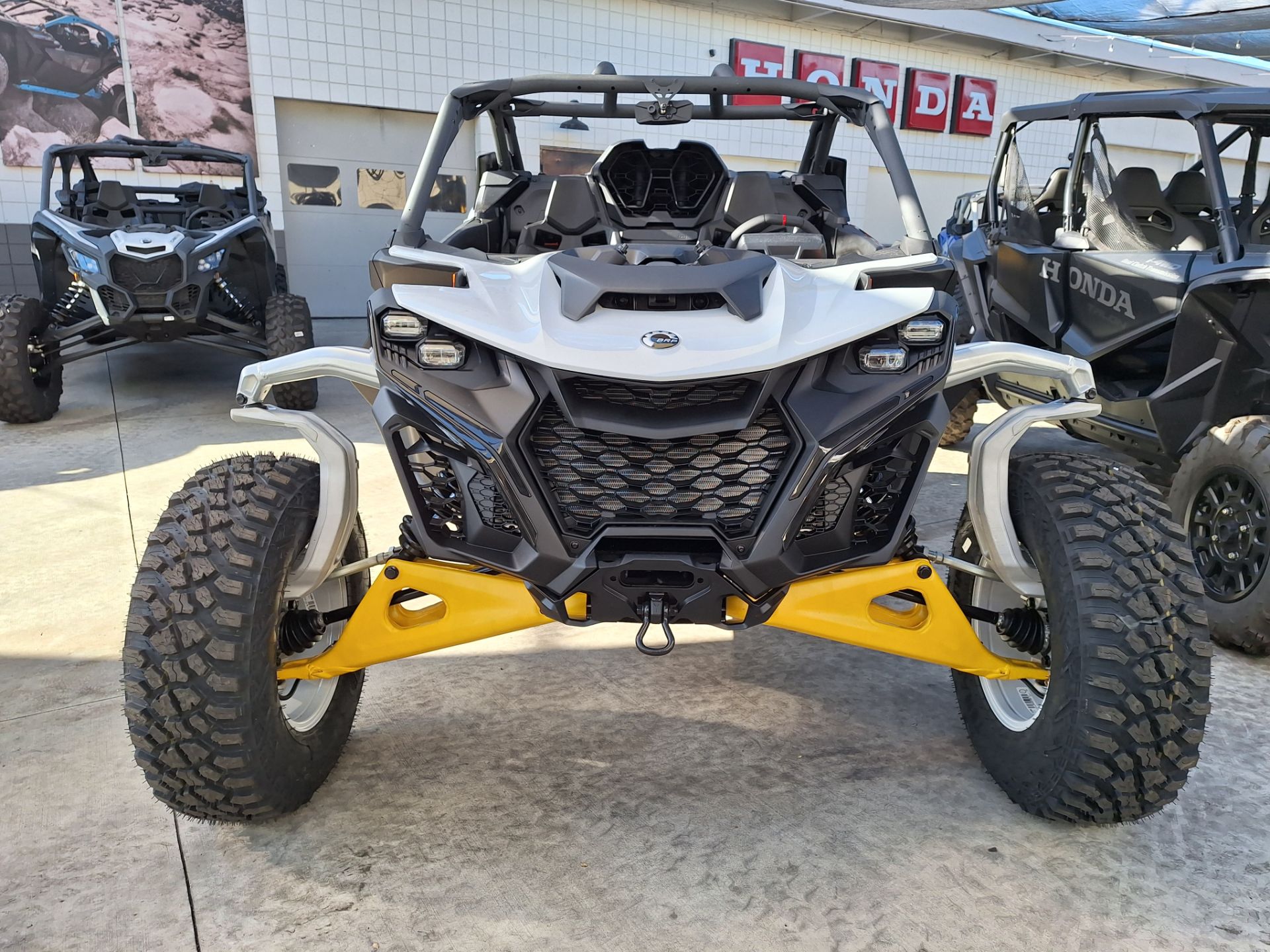 2024 Can-Am Maverick R 999T DCT in Ontario, California - Photo 14