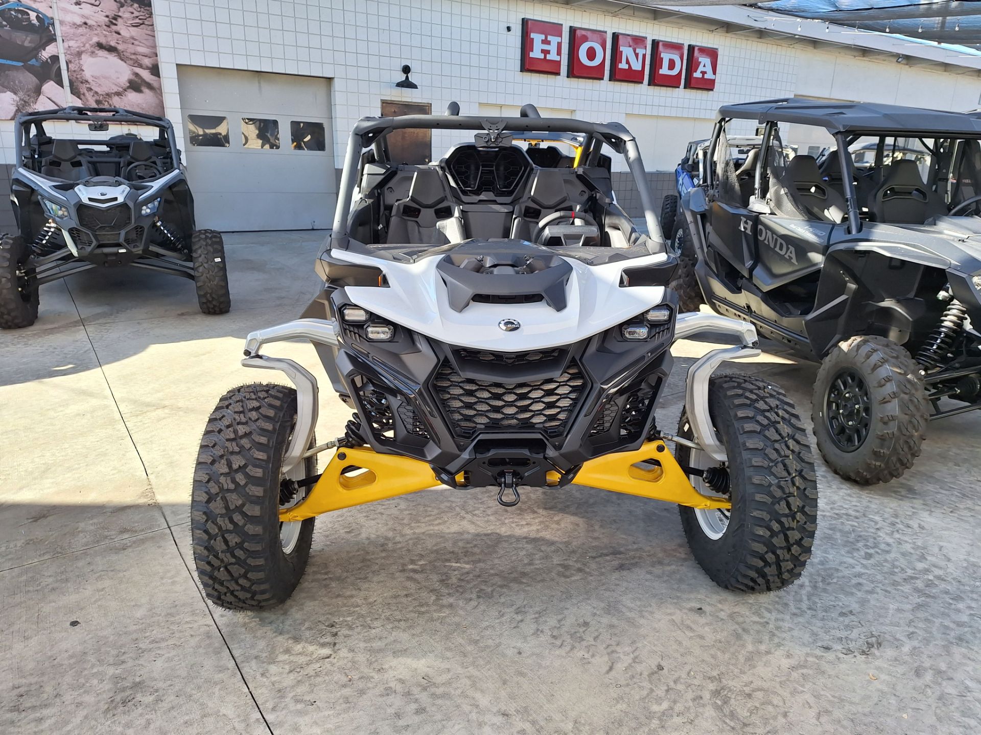 2024 Can-Am Maverick R in Ontario, California - Photo 5