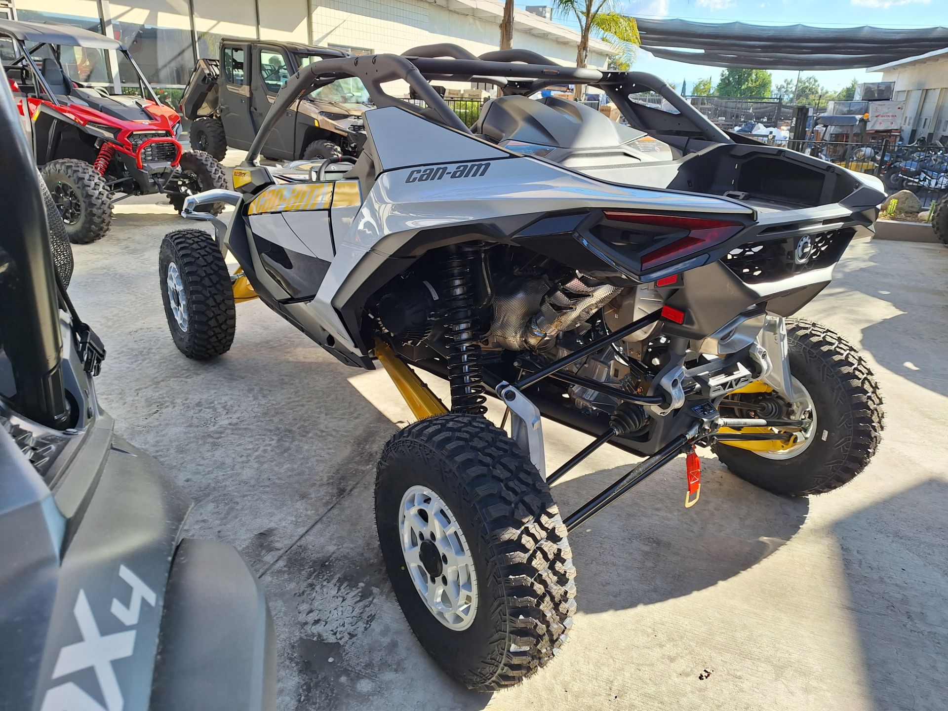 2024 Can-Am Maverick R in Ontario, California - Photo 31