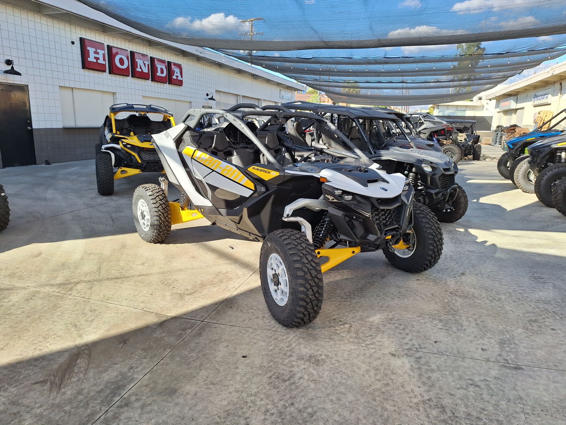 2024 Can-Am Maverick R 999T DCT in Ontario, California - Photo 2