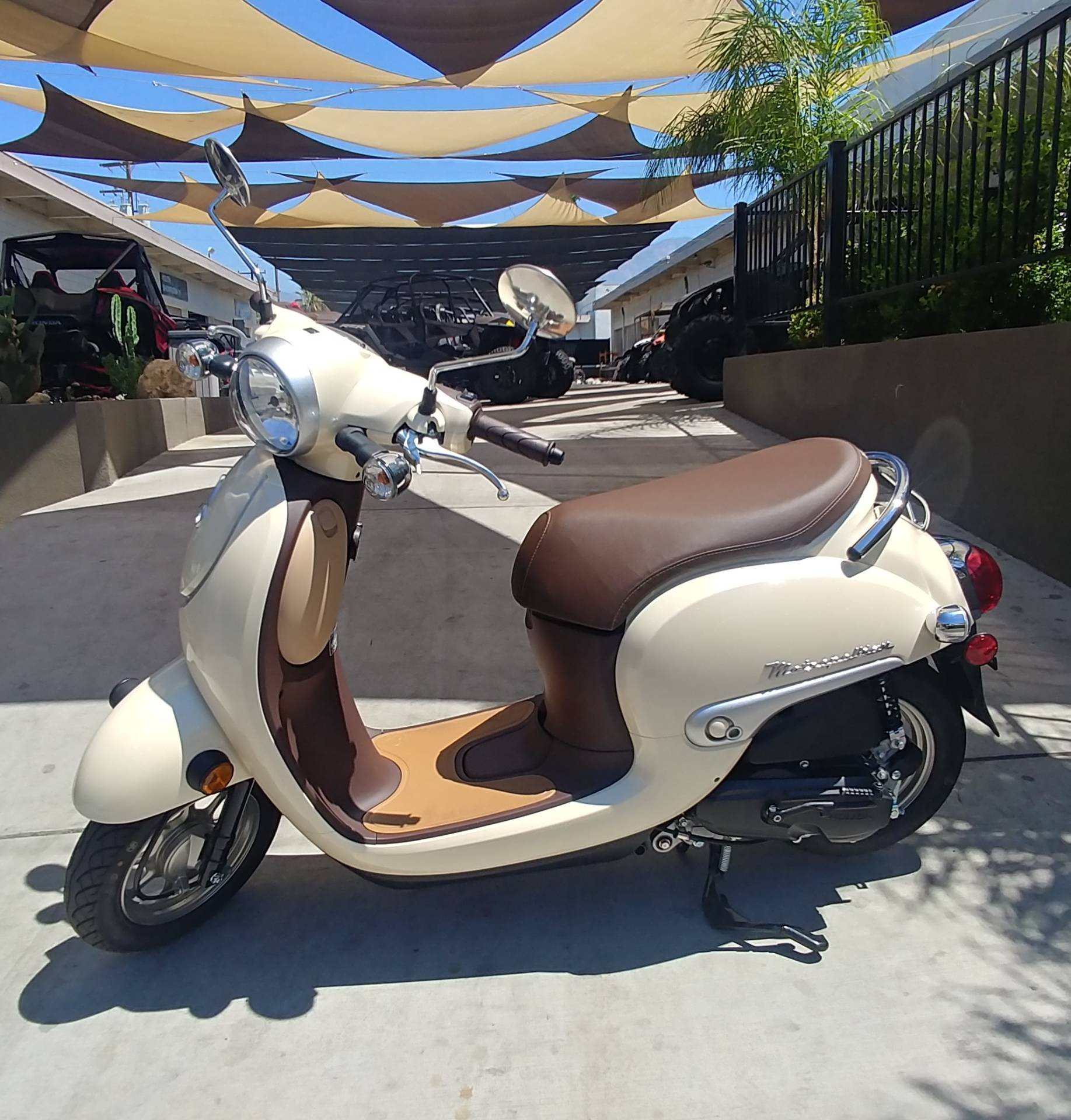 New 2018 Honda Metropolitan Scooters In Ontario Ca Ho19157 Pearl Soft Beige