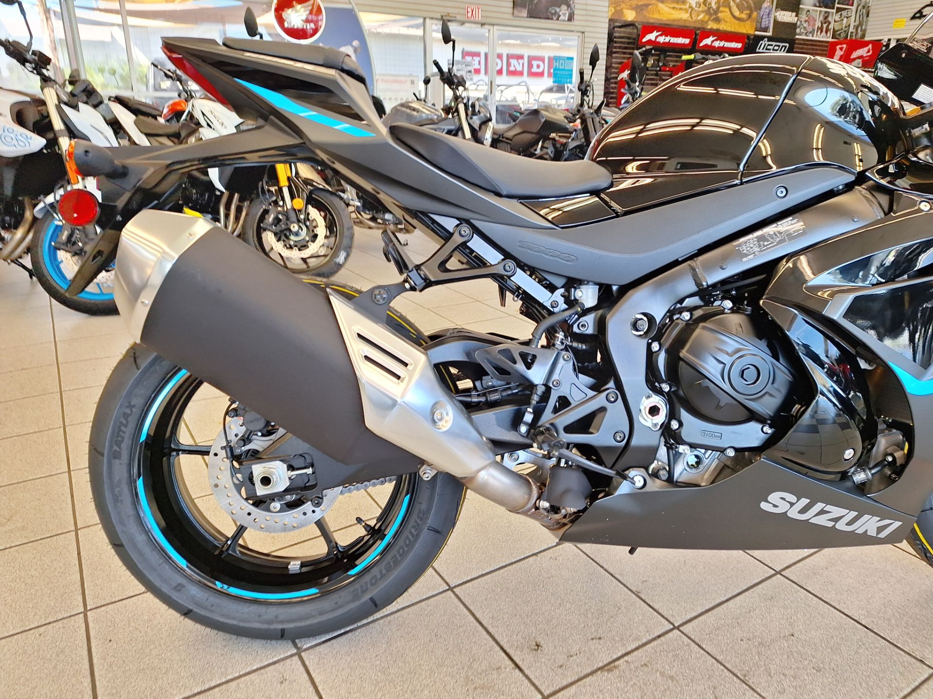 2024 Suzuki GSX-R1000R in Ontario, California - Photo 10