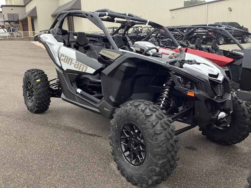 2024 Can-Am Maverick X3 RS Turbo in Hillman, Michigan - Photo 2