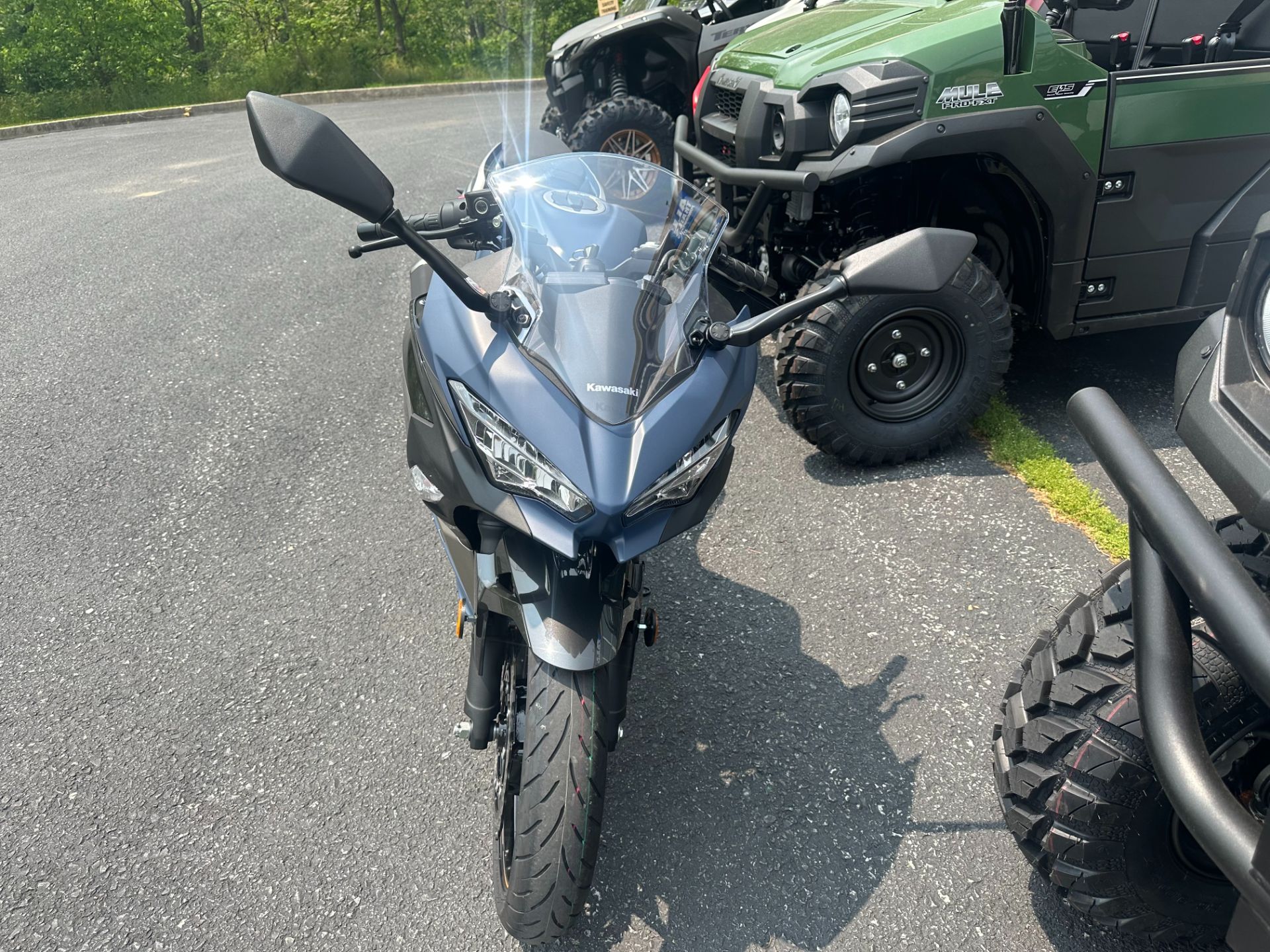 2023 Kawasaki Ninja 400 in Mechanicsburg, Pennsylvania - Photo 6