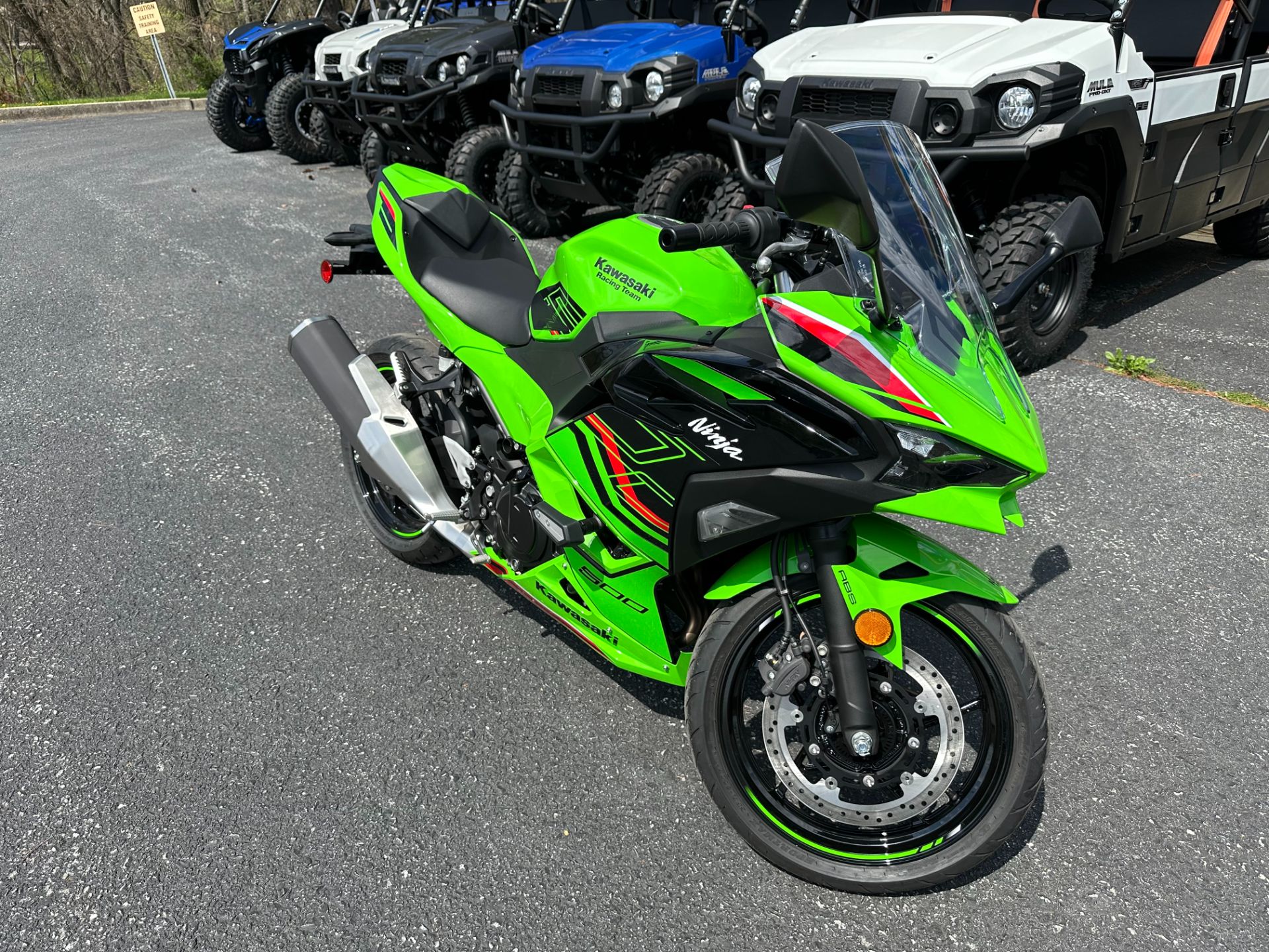 2024 Kawasaki Ninja 500 KRT Edition SE ABS in Mechanicsburg, Pennsylvania - Photo 9