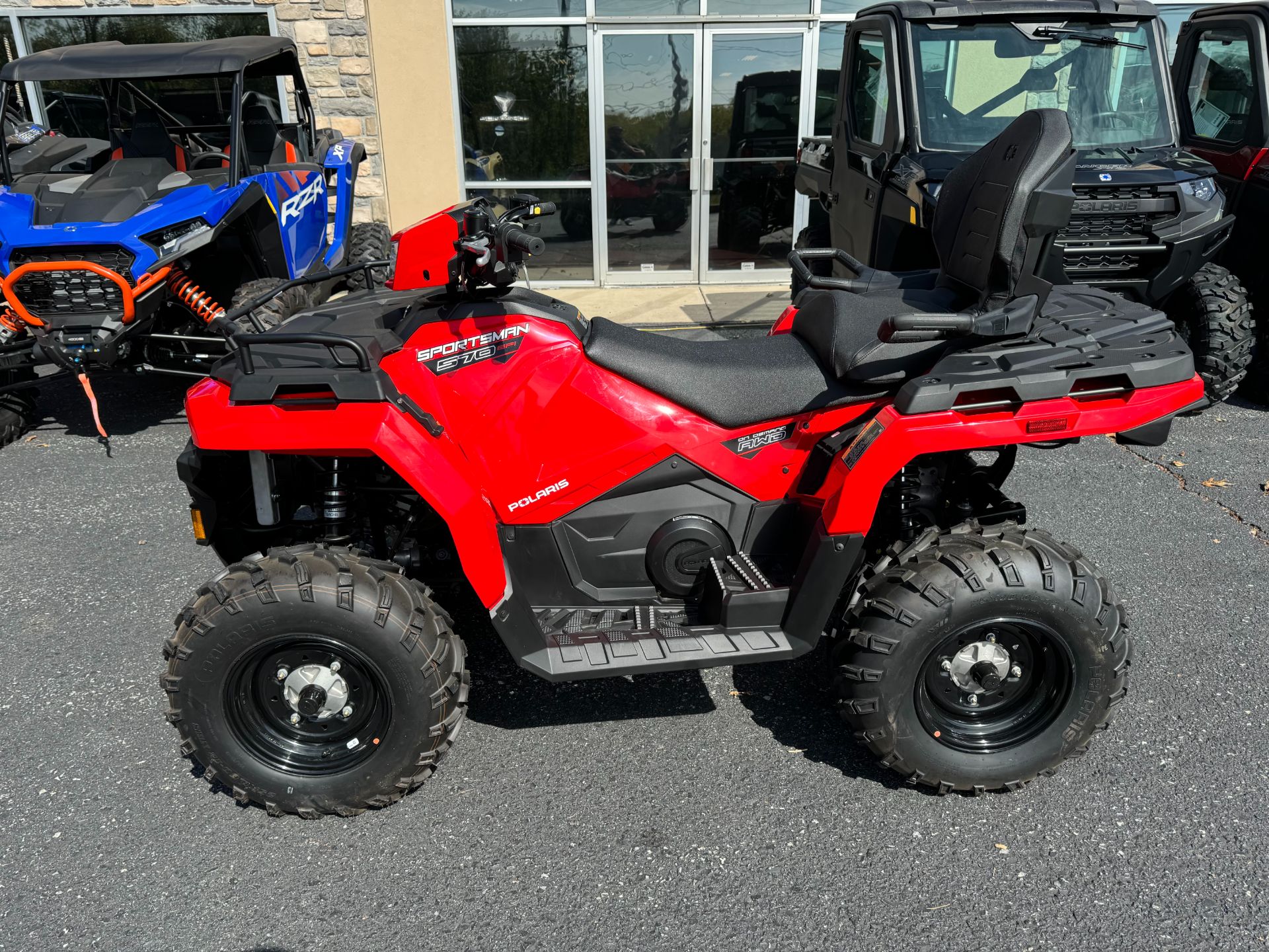 2025 Polaris Sportsman Touring 570 in Mechanicsburg, Pennsylvania - Photo 2