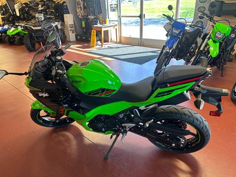2023 Kawasaki Ninja 400 KRT Edition in Mechanicsburg, Pennsylvania - Photo 8