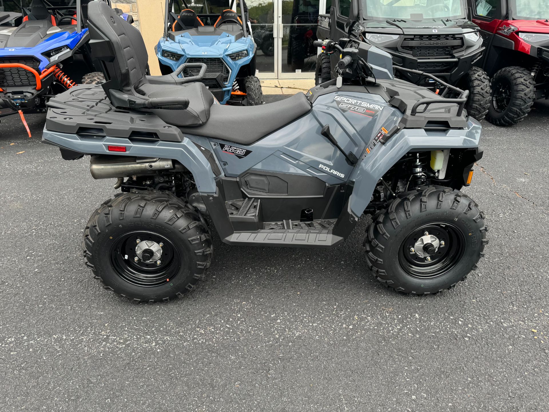 2025 Polaris Sportsman Touring 570 EPS in Mechanicsburg, Pennsylvania - Photo 2