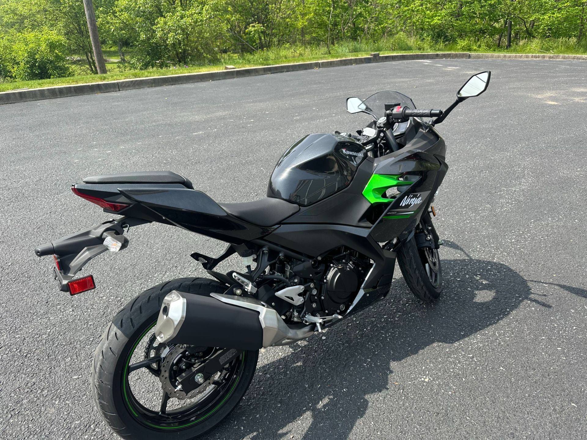 2023 Kawasaki Ninja 400 in Mechanicsburg, Pennsylvania - Photo 7