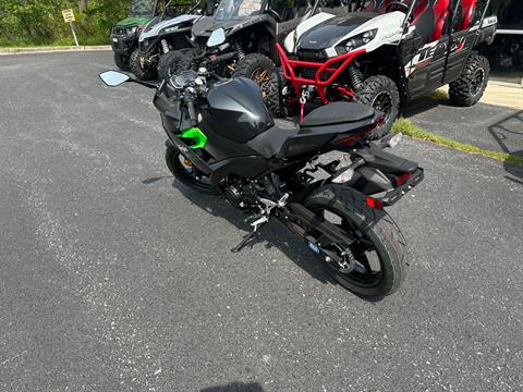 2023 Kawasaki Ninja 400 in Mechanicsburg, Pennsylvania - Photo 9