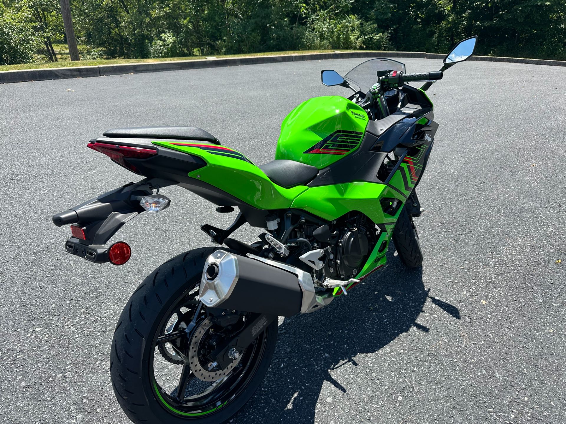 2024 Kawasaki Ninja 500 KRT Edition in Mechanicsburg, Pennsylvania - Photo 7