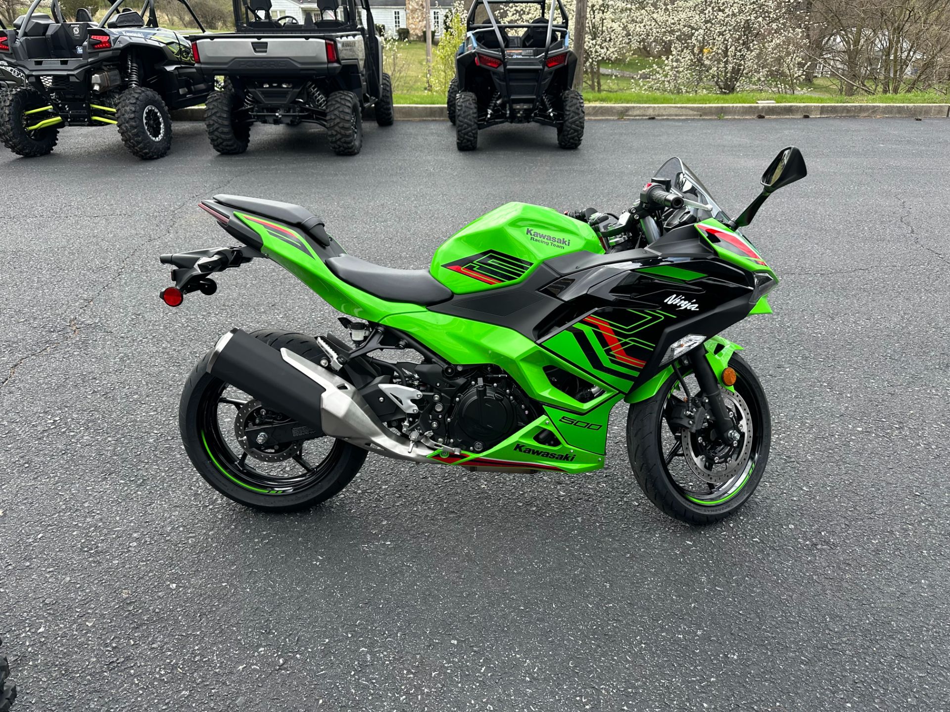 2024 Kawasaki Ninja 500 KRT Edition in Mechanicsburg, Pennsylvania - Photo 6