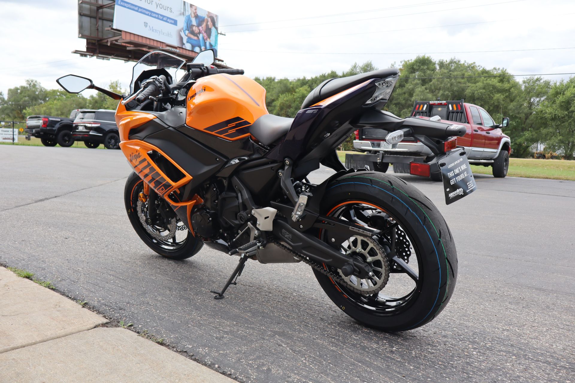 2025 Kawasaki Ninja 650 ABS in Janesville, Wisconsin - Photo 6