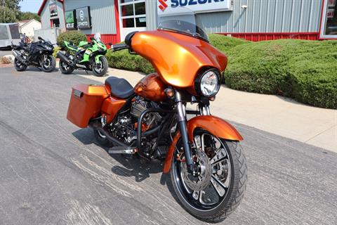 2002 Harley-Davidson FLHTC/FLHTCI Electra Glide® Classic in Janesville, Wisconsin - Photo 2