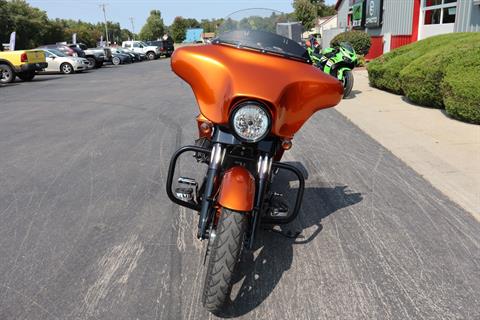 2002 Harley-Davidson FLHTC/FLHTCI Electra Glide® Classic in Janesville, Wisconsin - Photo 3