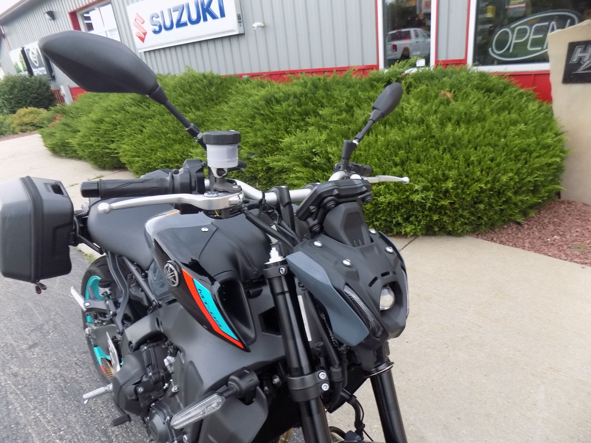 2023 Yamaha MT-09 in Janesville, Wisconsin - Photo 9