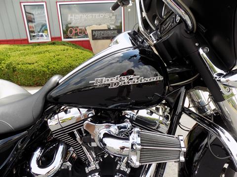 2012 Harley-Davidson Street Glide® in Janesville, Wisconsin - Photo 12