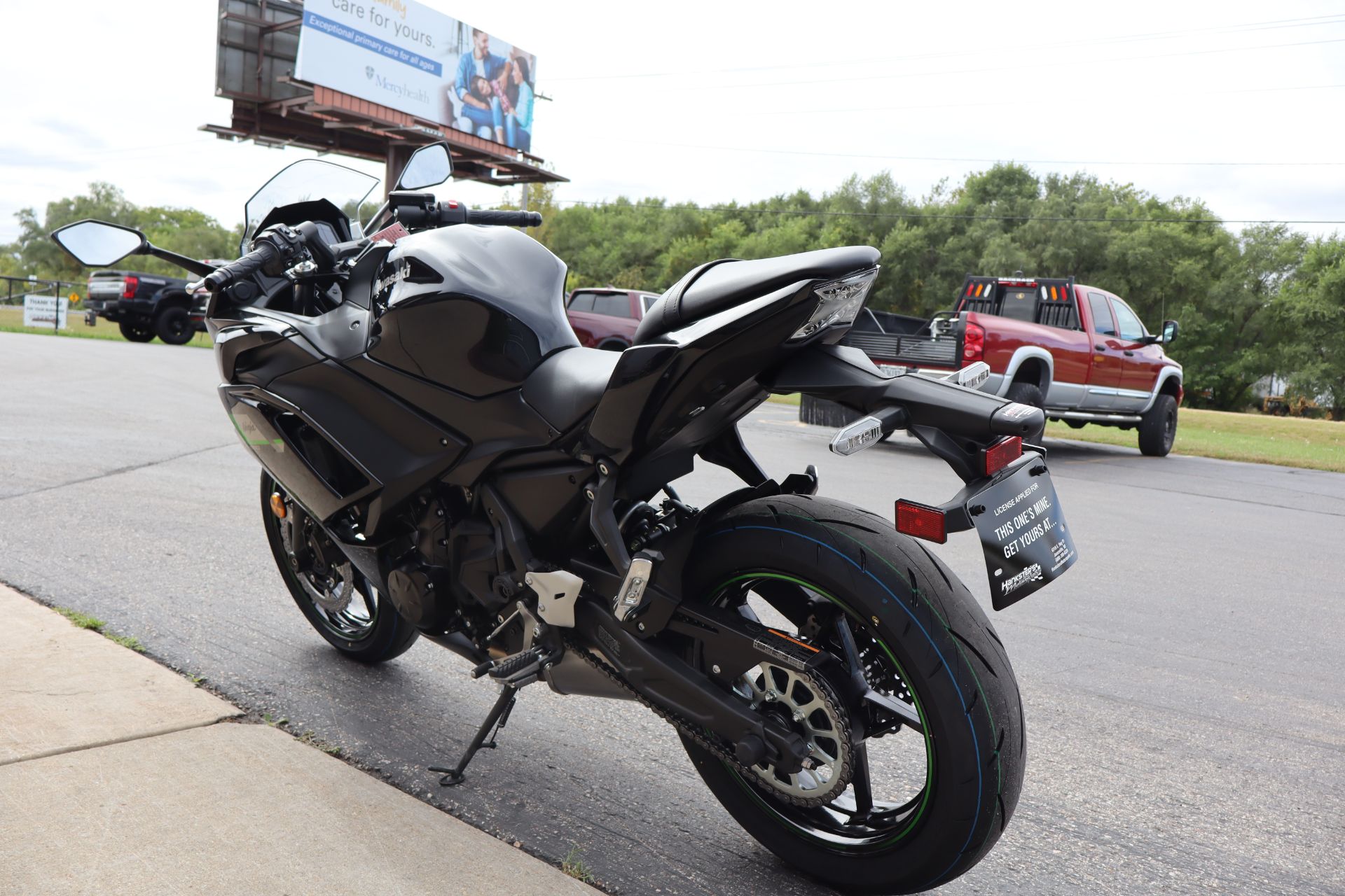 2025 Kawasaki Ninja 650 in Janesville, Wisconsin - Photo 6