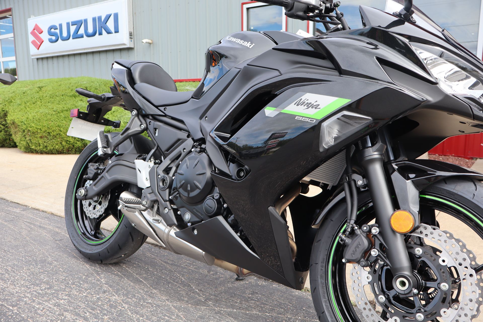 2025 Kawasaki Ninja 650 in Janesville, Wisconsin - Photo 12