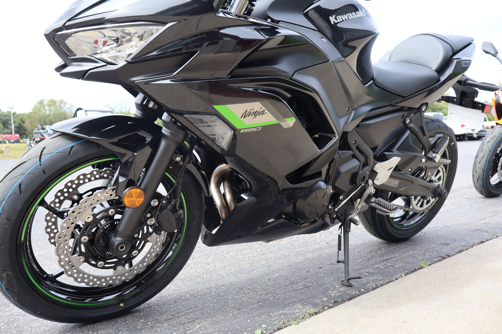 2025 Kawasaki Ninja 650 in Janesville, Wisconsin - Photo 16