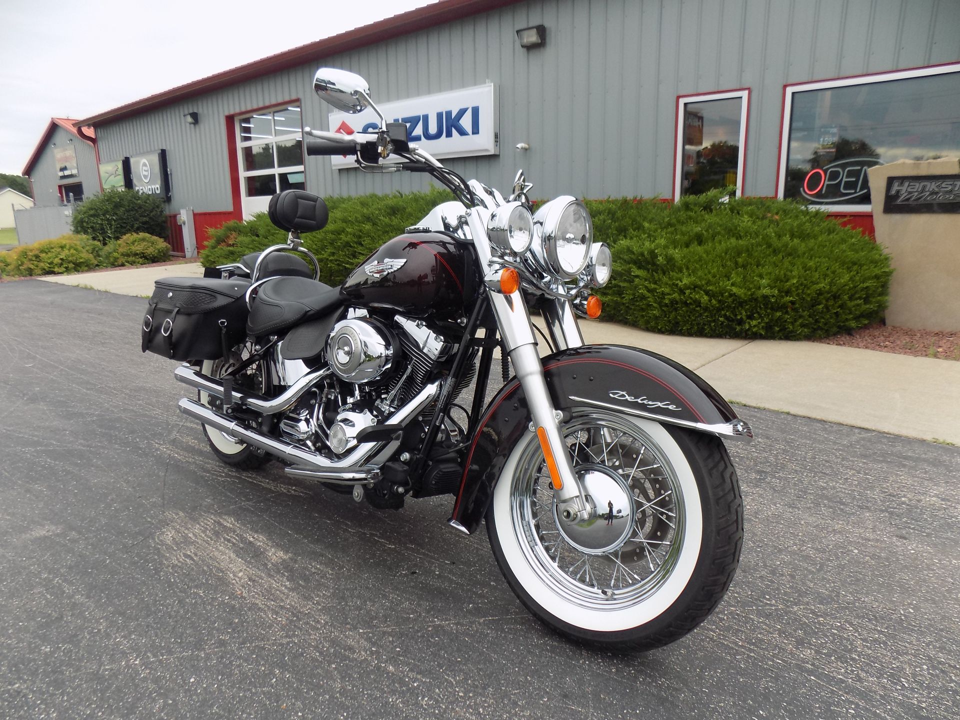 2011 Harley-Davidson Softail® Deluxe in Janesville, Wisconsin - Photo 2