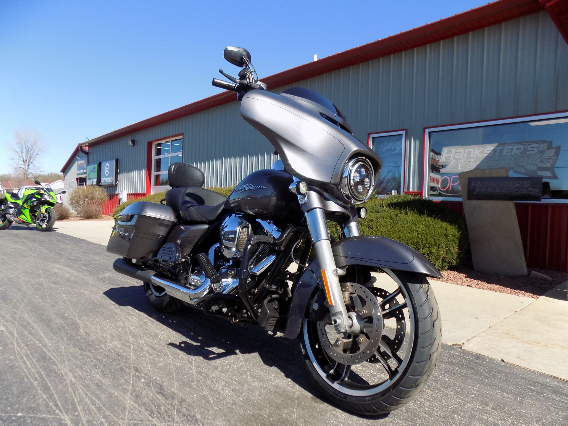 2015 Harley-Davidson Street Glide® Special in Janesville, Wisconsin - Photo 2
