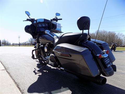 2015 Harley-Davidson Street Glide® Special in Janesville, Wisconsin - Photo 7