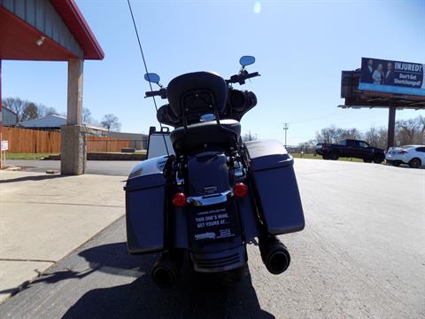 2015 Harley-Davidson Street Glide® Special in Janesville, Wisconsin - Photo 8