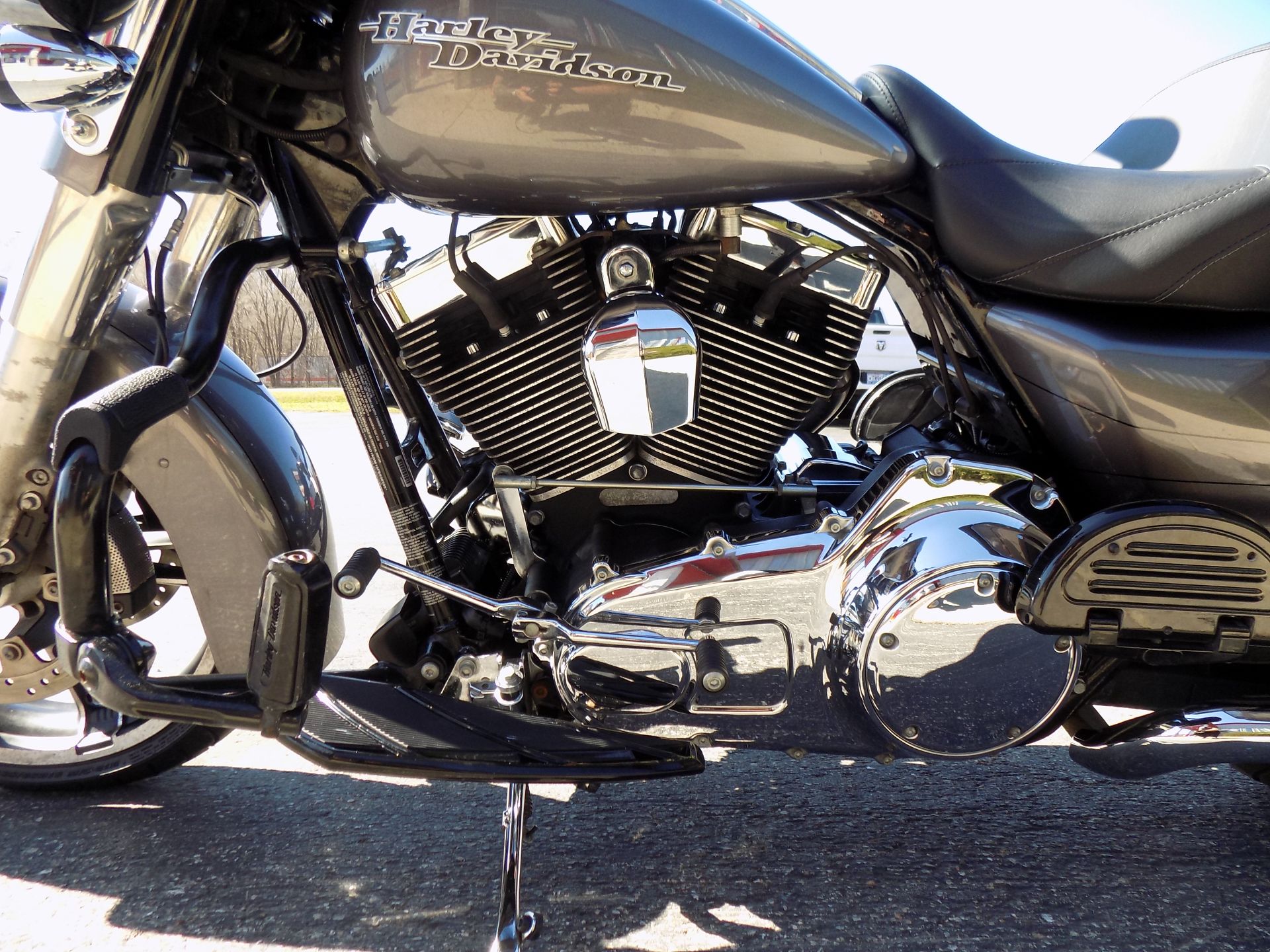 2015 Harley-Davidson Street Glide® Special in Janesville, Wisconsin - Photo 13