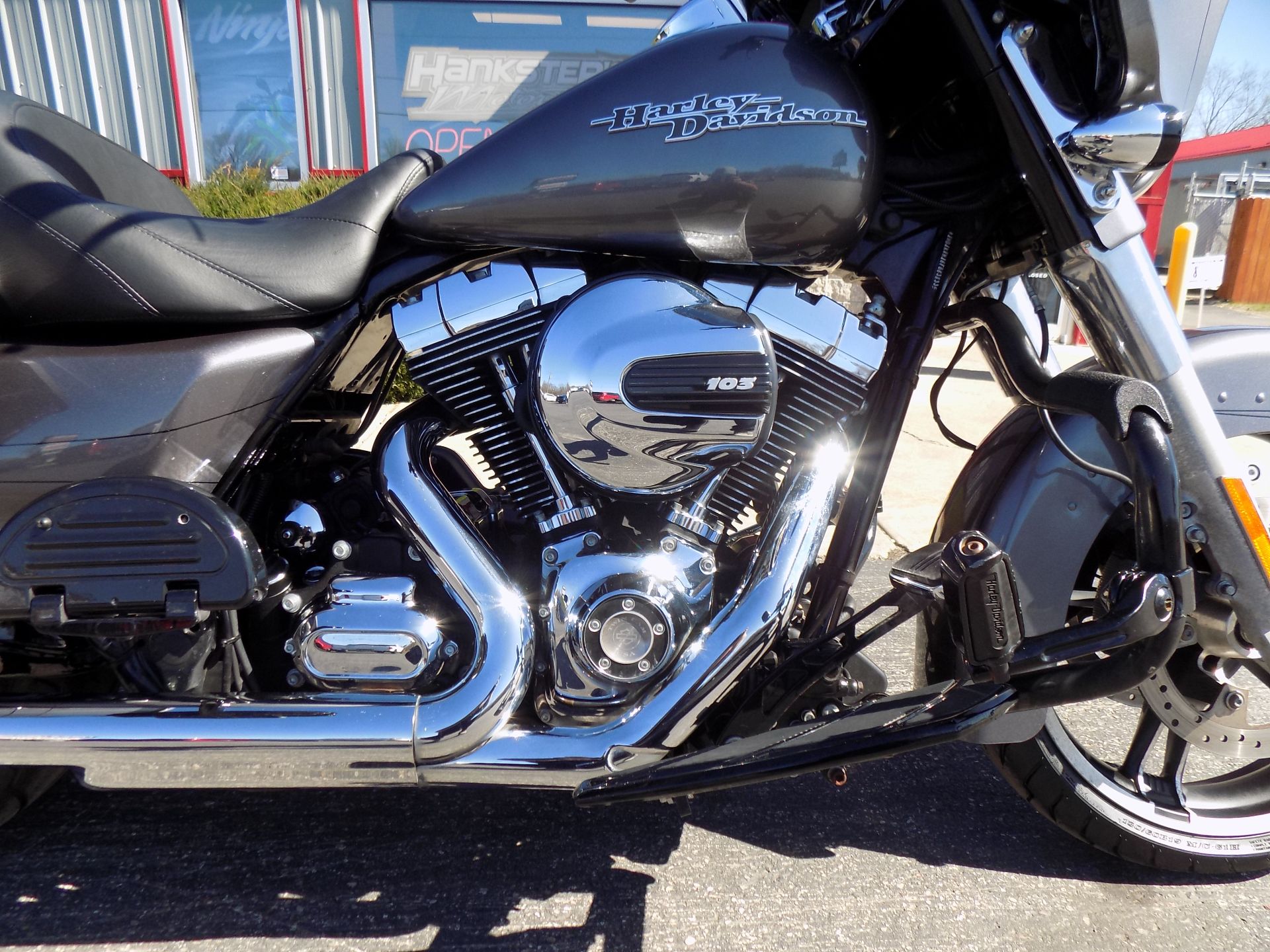 2015 Harley-Davidson Street Glide® Special in Janesville, Wisconsin - Photo 15