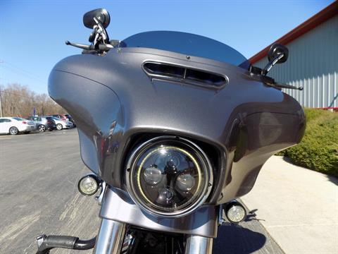 2015 Harley-Davidson Street Glide® Special in Janesville, Wisconsin - Photo 16