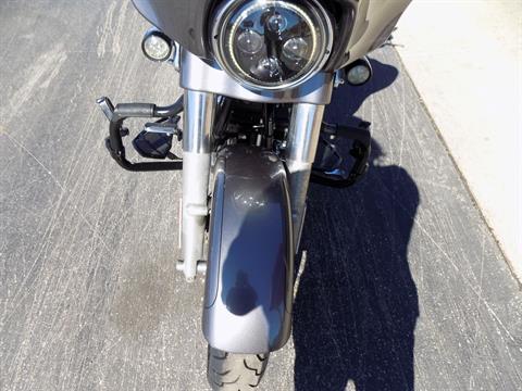 2015 Harley-Davidson Street Glide® Special in Janesville, Wisconsin - Photo 17
