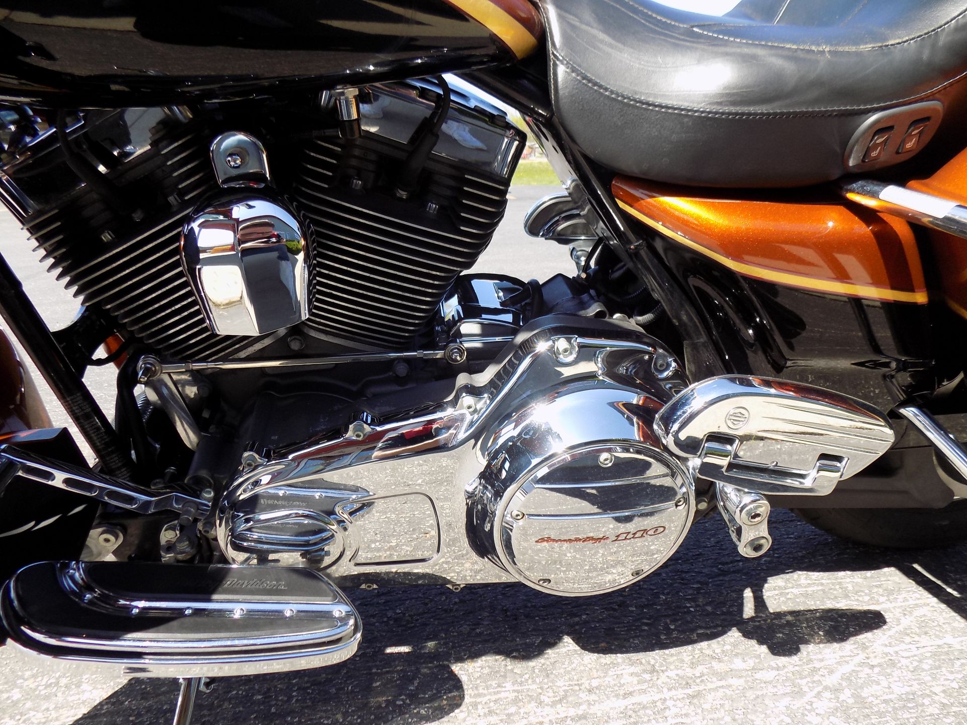 2008 Harley-Davidson CVO™ Screamin' Eagle® Ultra Classic® Electra Glide® in Janesville, Wisconsin - Photo 22
