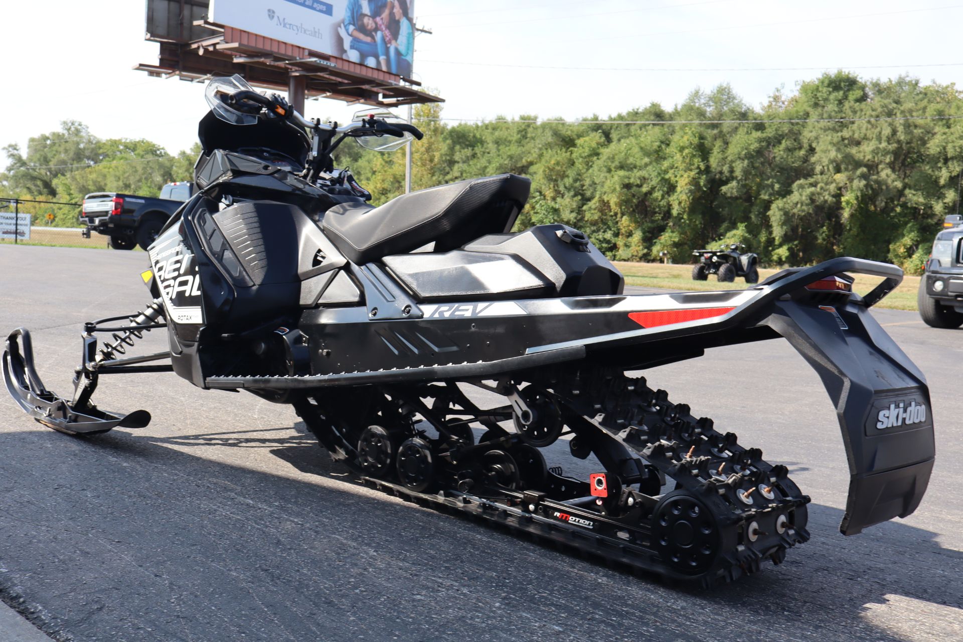 2017 Ski-Doo Renegade Adrenaline 850 E-TEC in Janesville, Wisconsin - Photo 7