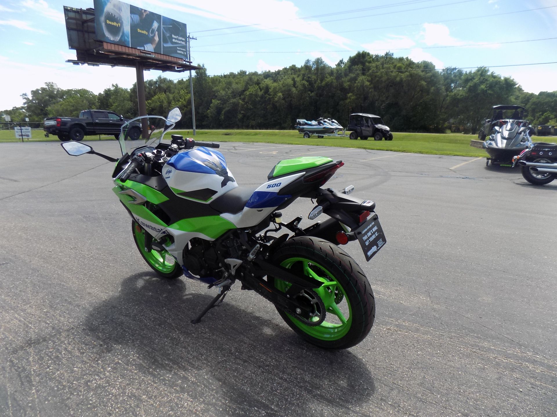 2024 Kawasaki Ninja 500 SE 40th Anniversary Edition ABS in Janesville, Wisconsin - Photo 6