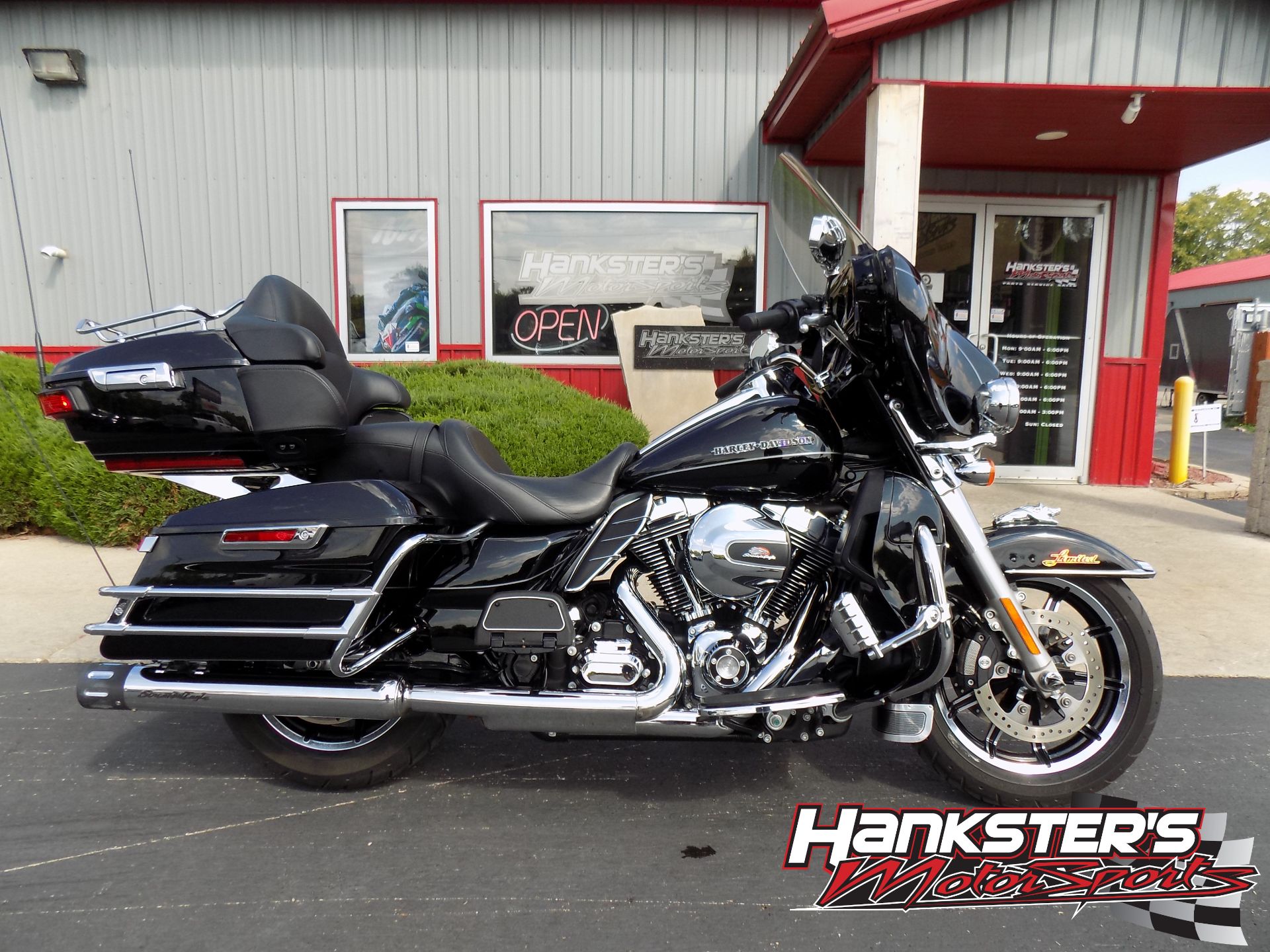2015 Harley-Davidson Ultra Limited in Janesville, Wisconsin - Photo 2