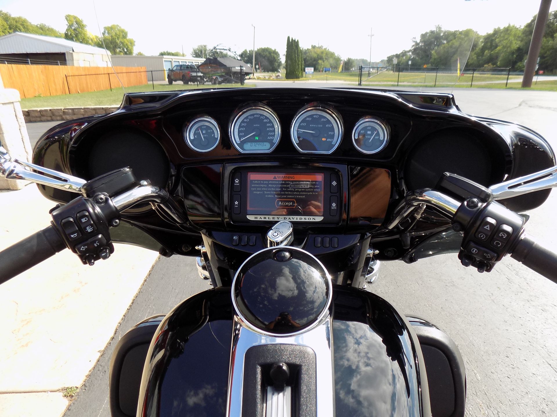 2015 Harley-Davidson Ultra Limited in Janesville, Wisconsin - Photo 24