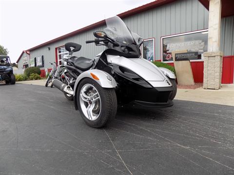 2009 Can-Am Spyder™ GS Roadster with SM5 Transmission (manual) in Janesville, Wisconsin - Photo 2