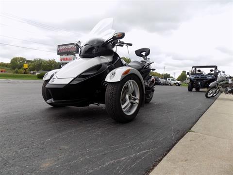 2009 Can-Am Spyder™ GS Roadster with SM5 Transmission (manual) in Janesville, Wisconsin - Photo 4