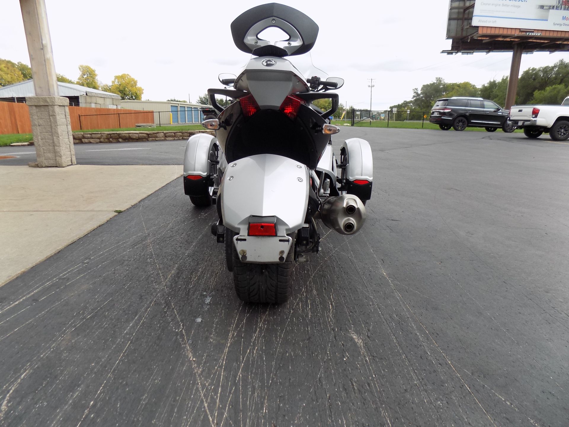 2009 Can-Am Spyder™ GS Roadster with SM5 Transmission (manual) in Janesville, Wisconsin - Photo 7