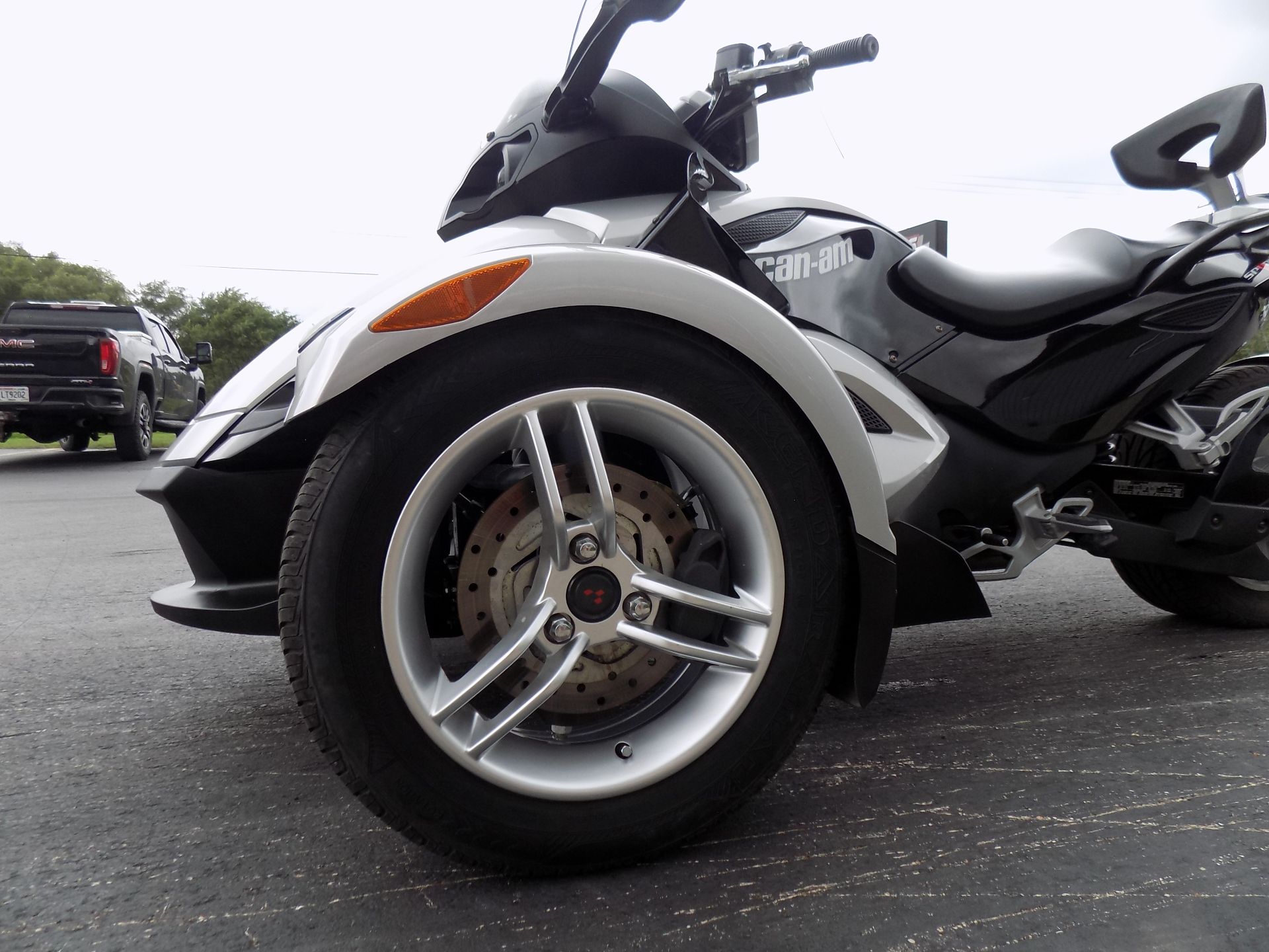 2009 Can-Am Spyder™ GS Roadster with SM5 Transmission (manual) in Janesville, Wisconsin - Photo 12