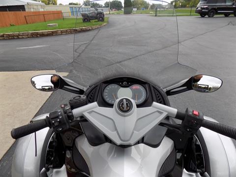 2009 Can-Am Spyder™ GS Roadster with SM5 Transmission (manual) in Janesville, Wisconsin - Photo 20