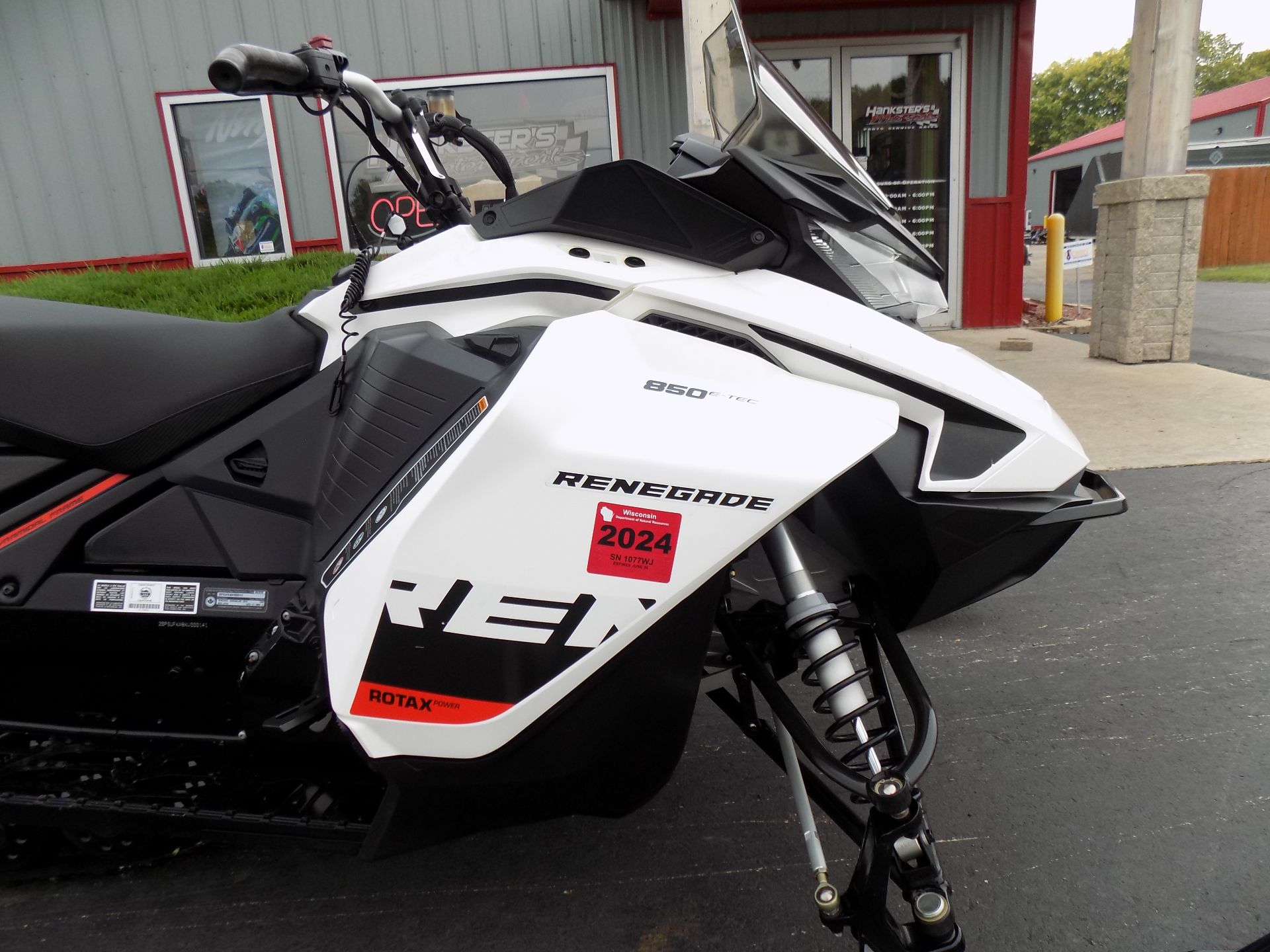 2019 Ski-Doo Renegade Adrenaline 850 E-TEC in Janesville, Wisconsin - Photo 11