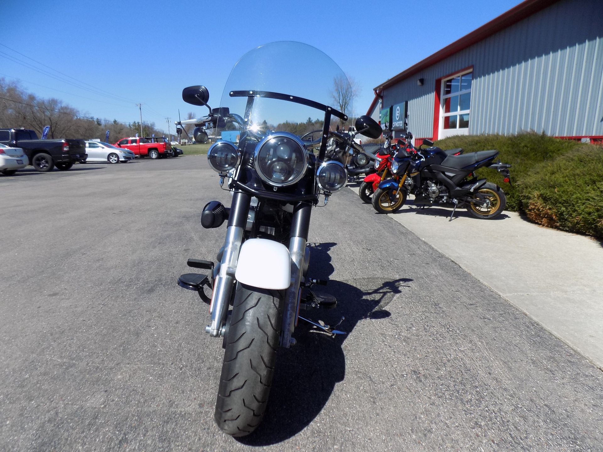 2016 Harley-Davidson Fat Boy® Lo in Janesville, Wisconsin - Photo 3
