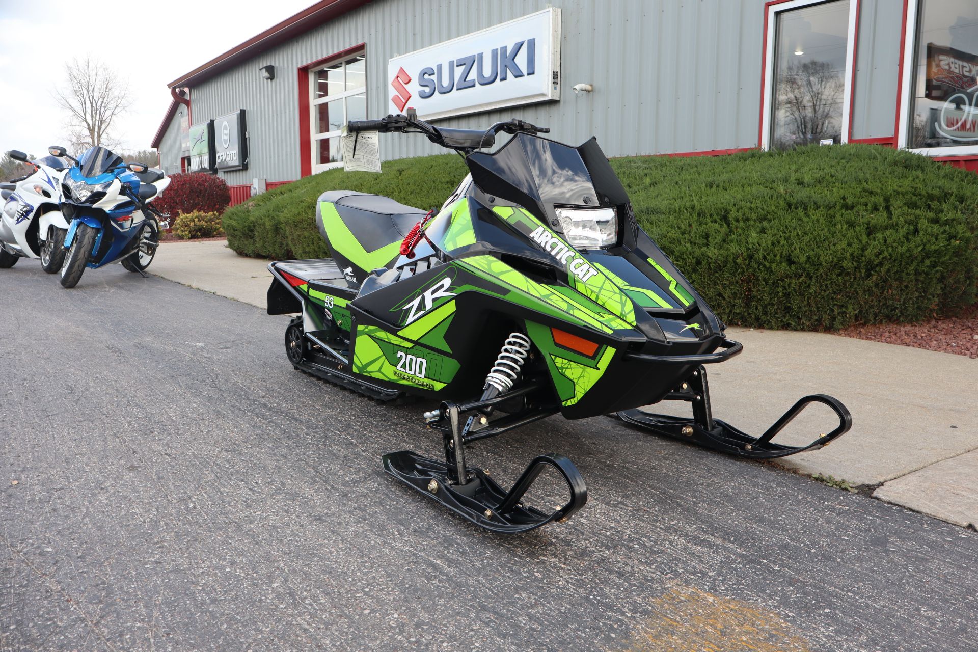 2025 Arctic Cat ZR 200 ES in Janesville, Wisconsin - Photo 2