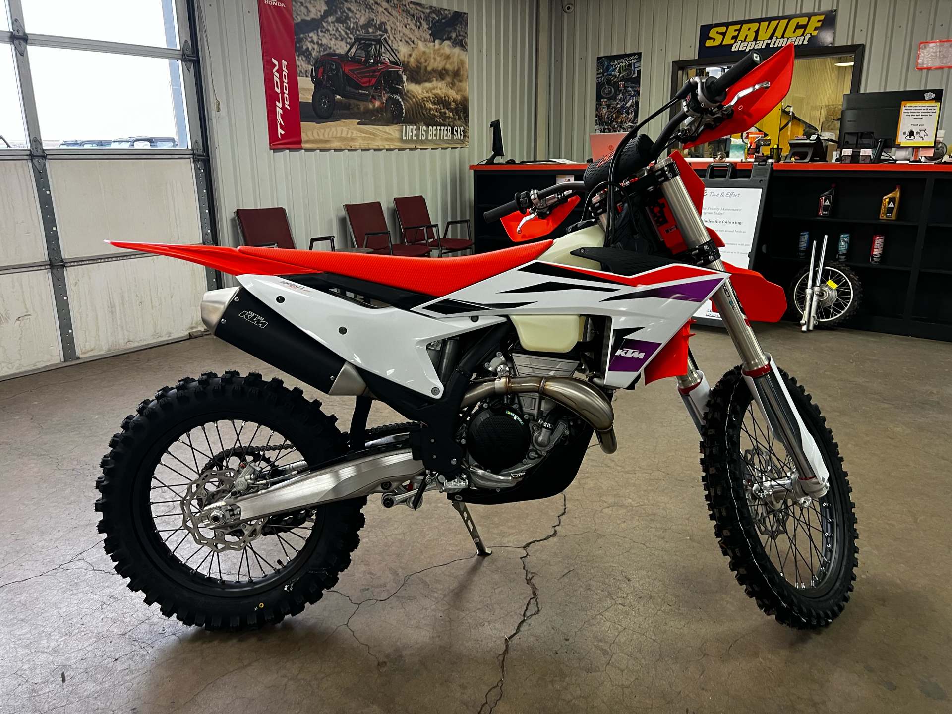 2024 KTM 350 XC-F in Amarillo, Texas - Photo 2