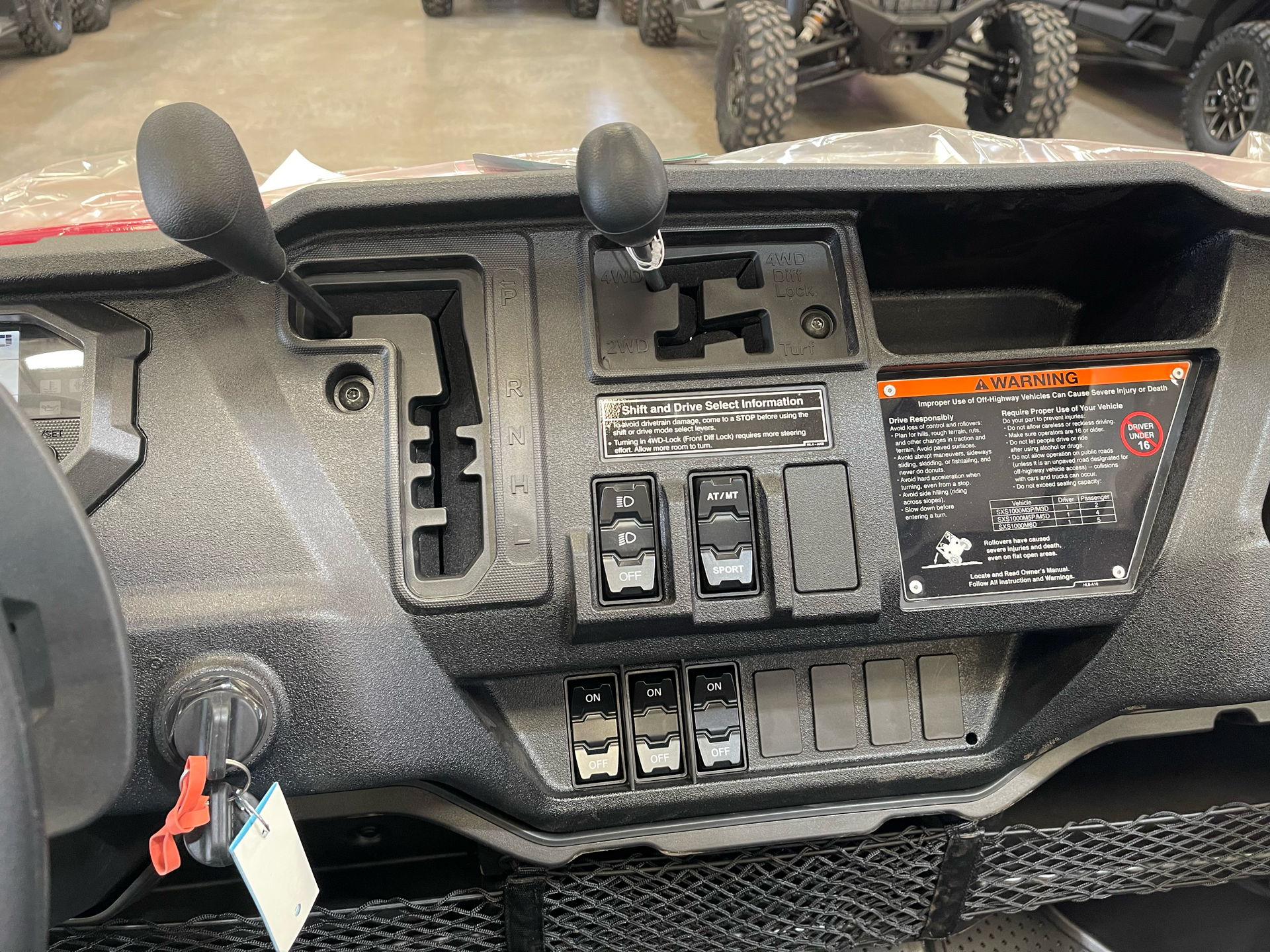 2024 Honda Pioneer 1000 Deluxe in Amarillo, Texas - Photo 8