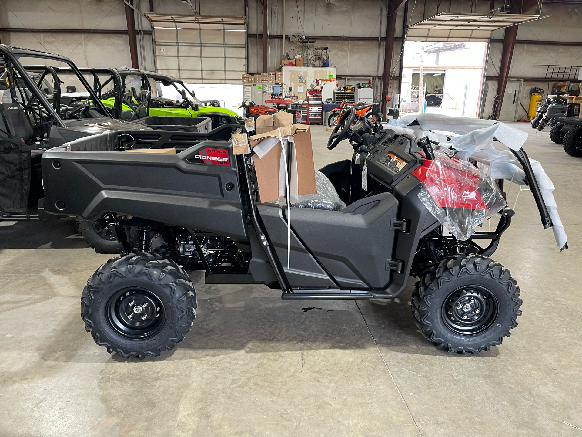 2025 Honda Pioneer 700 in Amarillo, Texas - Photo 4